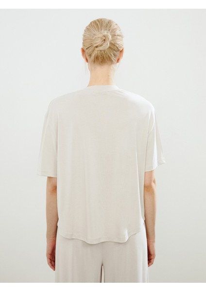 Bisiklet Yaka Modal Karışımlı Kadın Tişört fırsatları