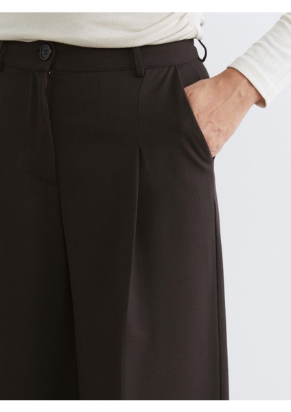 Loose Fit Geniş Paça Kadın Pileli Pantolon modelleri