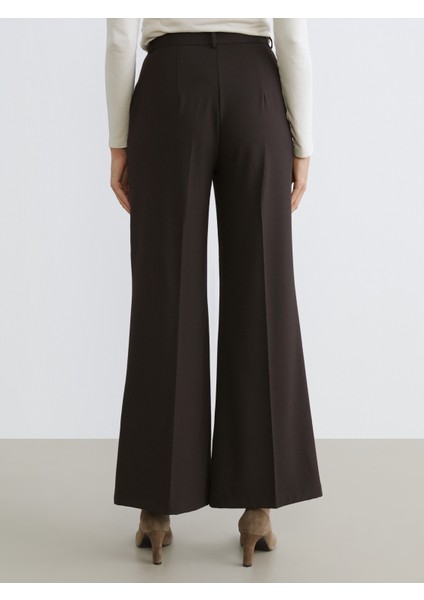 Loose Fit Geniş Paça Kadın Pileli Pantolon fırsatları