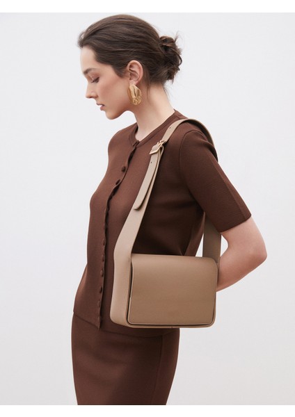 Deri Görünümlü Kadın Omuz Çantası