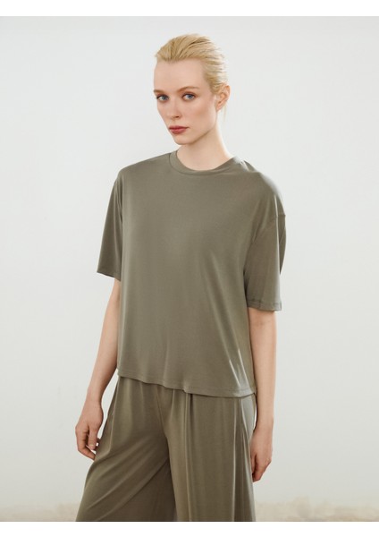 Bisiklet Yaka Modal Karışımlı Kadın Tişört