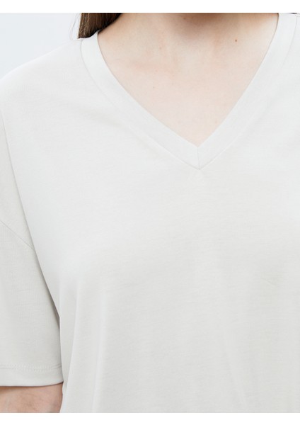 V Yaka Modal Karışımlı Kadın Tişört modelleri