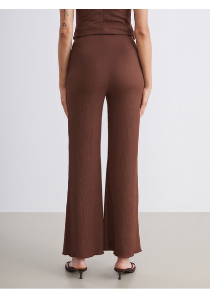 Beli Lastikli Dokulu Ispanyol Paça Kadın Pantolon fırsatları