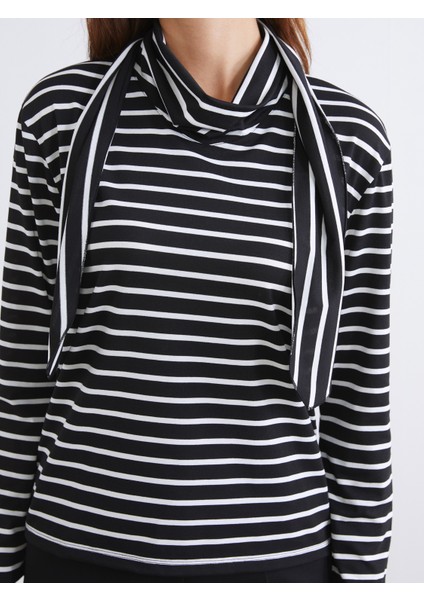 Dik Yaka Çizgili Kadın Tişört modelleri