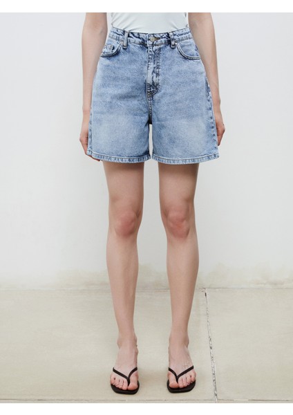 Loose Fit Kadın Jean Şort fiyatları