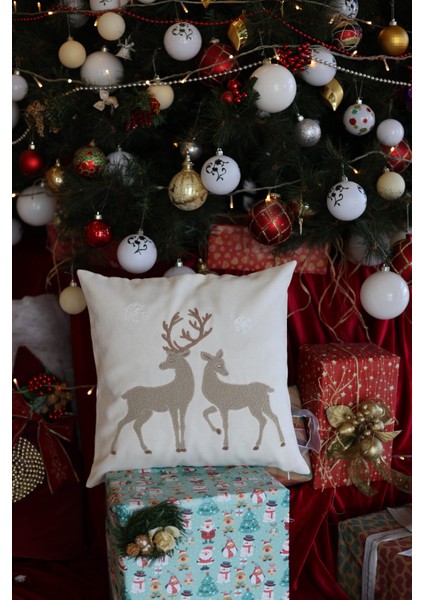 Yılbaşına Özel Tasarlanmış Geyikli Punch Kırlent Kılıfı