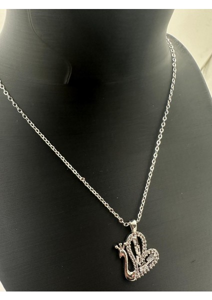 Kuğu Figürlü Taşlı Gümüş Renk Kolye Asil ve Zarif Tasarım fiyatları