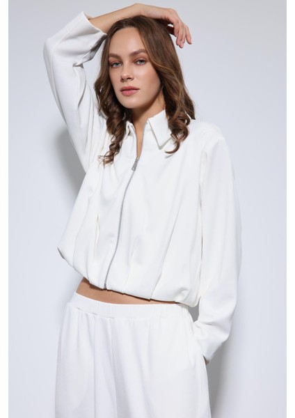 Ekru Volümlü Ceket ve Paça Lastikli Eşofman Takım modelleri