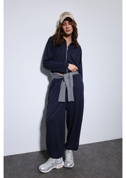 Lacivert Volümlü Ceket ve Paça Lastikli Eşofman Takım