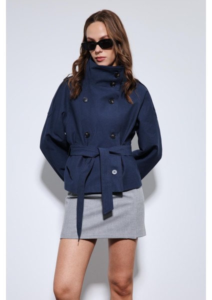 Lacivert Dik Yaka Kruvaze Trençkot fırsatları