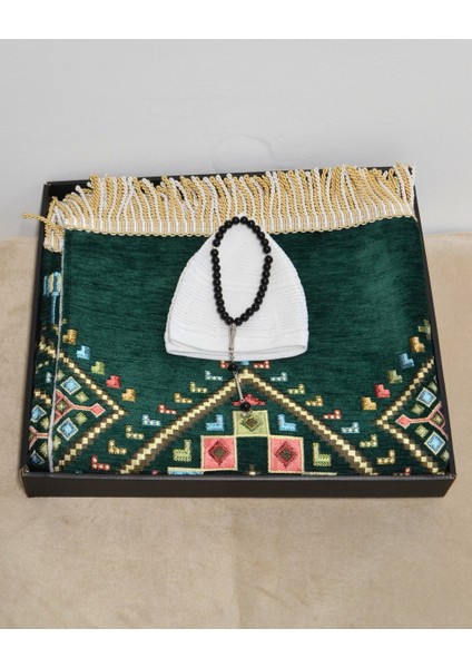 Erkekler Için Seccade Takke Tesbih Hediyelik Seti –kilim Desenli Kadife Astarlı Seccade, 33’lü Erkek Tesbihi, Takke ve Özel Kutu fiyatları