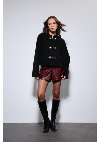 Siyah Süslü Düğmeli Suni Kürk Ceket