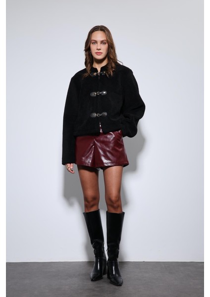 Siyah Süslü Düğmeli Suni Kürk Ceket fiyatları