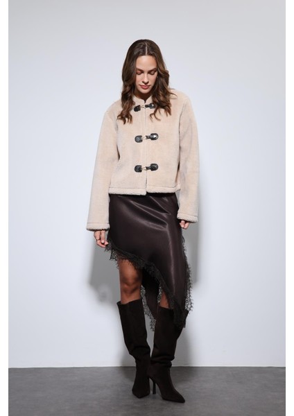 Bej Süslü Düğmeli Suni Kürk Ceket