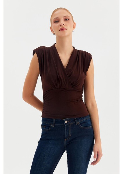 Vatkalı Drapeli Kolsuz Bluz