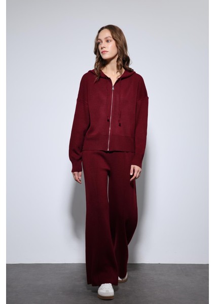 Bordo Kapüşonlu Üst ve Geniş Paça Triko Takım fırsatları