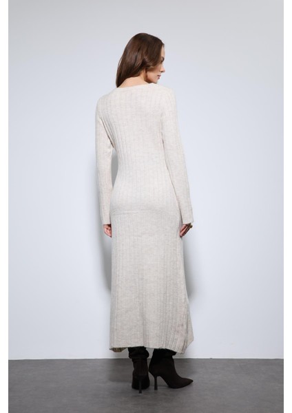 Ekru Yırtmaç Detaylı Triko Elbise