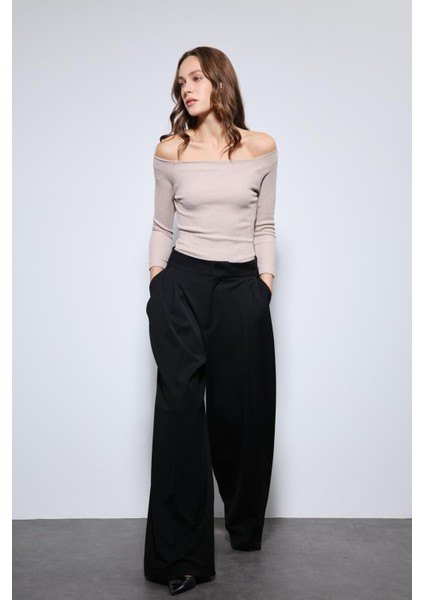 Bej Açık Omuz Detaylı Top fiyatları