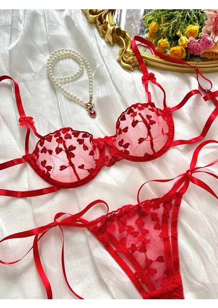 Kalp Detaylı Kırmızı Iç Giyim Takımı Yılbaşı Özel indirimleri