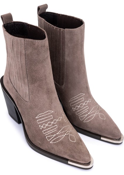 Kadın Hakiki Deri Kahverengi Klasik Bot 33 20020 Bn Bot SK25-26 Sıgaro Suet fiyatları