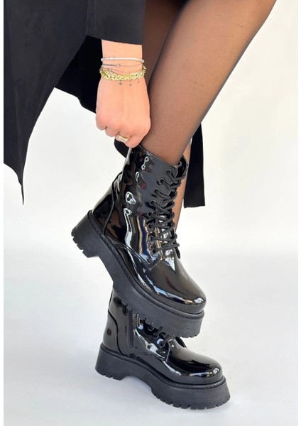 Mtxdpn Jonni Siyah Rugan Bağcıklı Bot (Numara: 37)