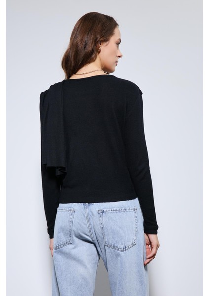 Siyah Drapeli Şal Detaylı Top fırsatları