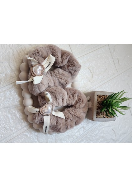 Peluş Kalp ve Taş Detaylı Simit Kadın Lastik Toka modelleri