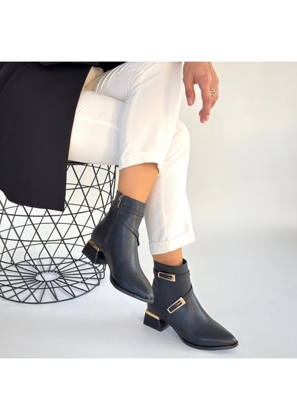 Mtxdpn Inay Siyah Cilt Topuklu Bot (Numara: 37) fırsatları