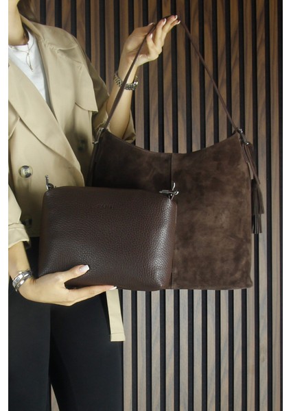 Kahve Hakiki Dana Süet Püsküllü Manyetik Kapaklı Büyük Boy Günlük Omuz Çantası ve El Çantası