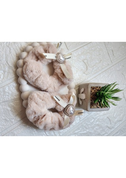 Peluş Kalp ve Taş Detaylı Simit Kadın Lastik Toka modelleri