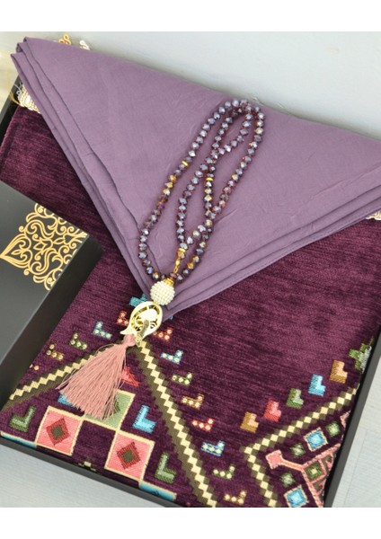 Çeyizlik Hediyelik Seccade Eşarp Tesbih Set – Kilim Desenli Kadife Astarlı Seccade, Eşarp, Kristal Tesbih Özel Kutulu Lüks Hediye Seti