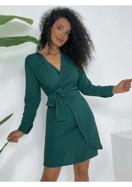 Kruvaze Yaka Bağlamalı Fırfırlı ayrobin Elbise -Zümrüt
