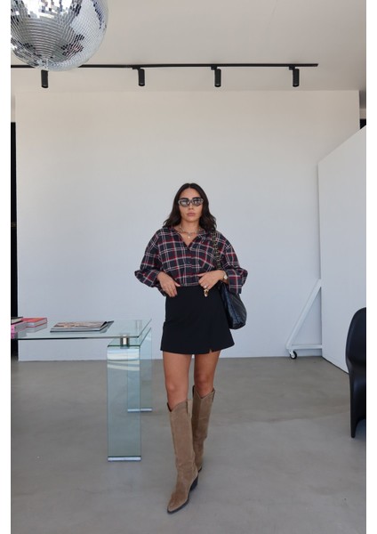 Tok Kumaş Aksesuar Detaylı Şort Etek