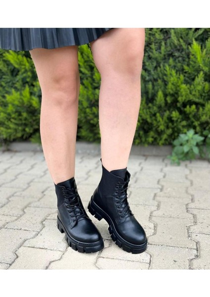 Lastikli Bağcıklı Siyah Ortopedik Bot