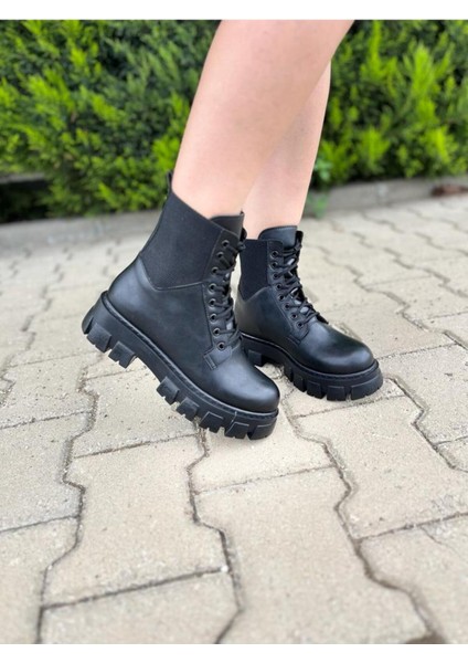 Lastikli Bağcıklı Siyah Ortopedik Bot