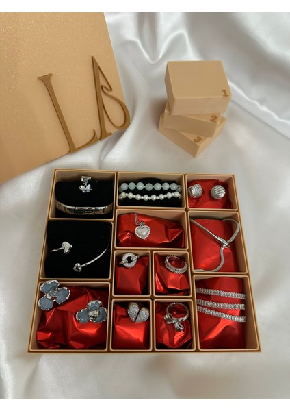 12’li Advent Calender Hediye Seti - 12 Adet Silver Renk Çelik Takı - Bej Renk Hediye Kutusu modelleri