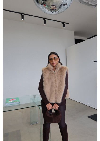 Dik Yaka Kürk Yelek