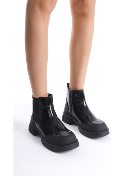 Alabama Rugan Bağcıklı Lastikli Kadın Postal Bot