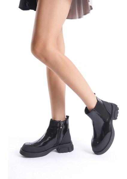 Alabama Rugan Bağcıklı Lastikli Kadın Postal Bot