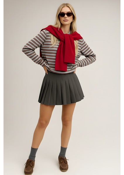 Kare Parçalı Atkı Kırmızı modelleri