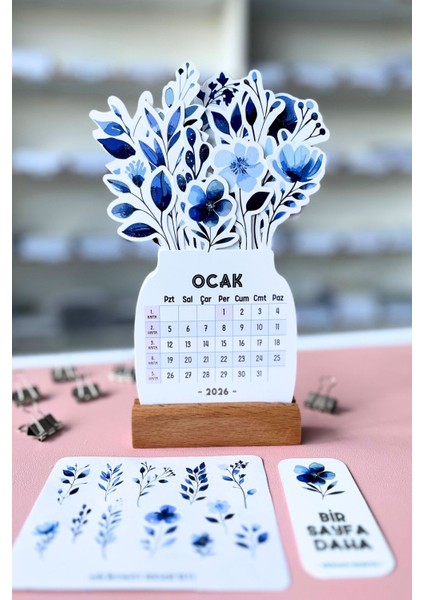 2026 Yılı Aylık Masa Takvimi Orta Boy / Resmi Tatiller ve Hafta Sonları