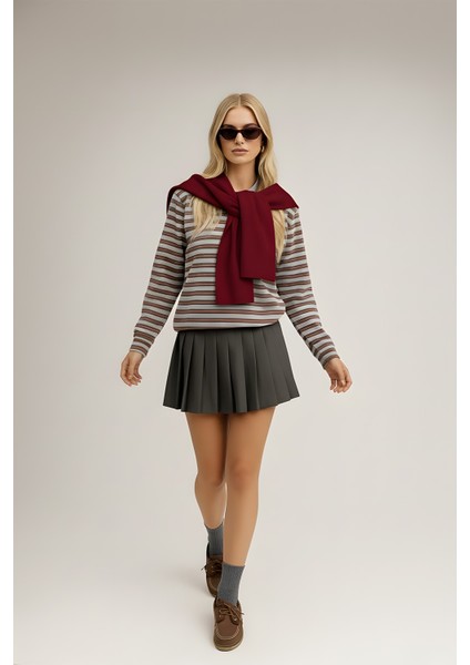 Kare Parçalı Atkı Cherry fırsatları