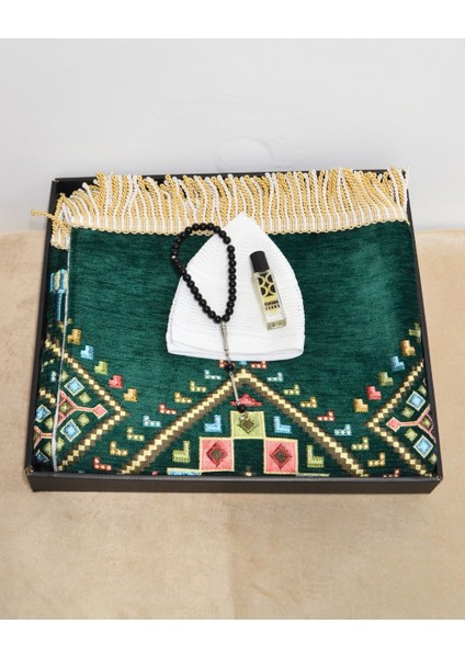 Erkekler Için Seccade Takke Tesbih Esans Hediyelik Seti – Kilim Desenli Kadife Astarlı Seccade ve Özel Kutulu Lüks Hac Umre Hediyesi fiyatları