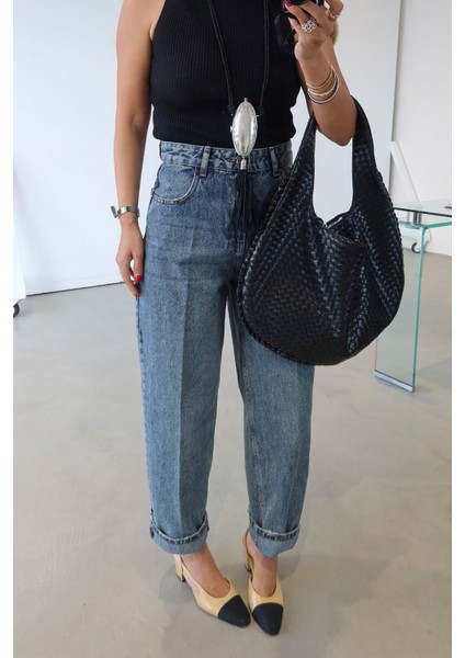 Paçası Lazer Kesikli Boyfriend Jean indirimleri