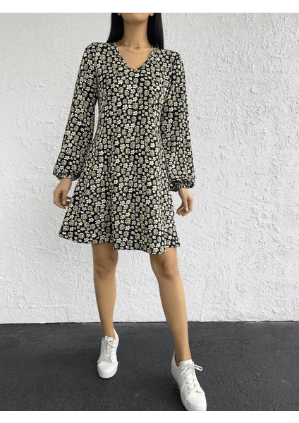 Kadın Uzun Kollu V Yaka Çiçek Desenli Helen Kumaş Elbise fırsatları