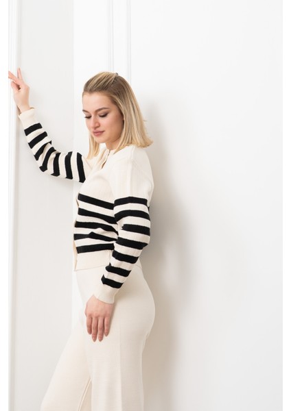 Perla Çizgili Yuvarlak Yaka Triko Takım 184 fırsatları