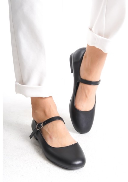 Mary Siyah Tek Bantlı Rugan Babet fırsatları