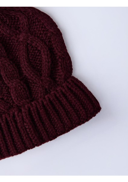 Bordo Saç Örgü Desenli Ponpon Detaylı Bere fiyatları