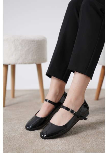 Mary Siyah Tek Bantlı Rugan Babet