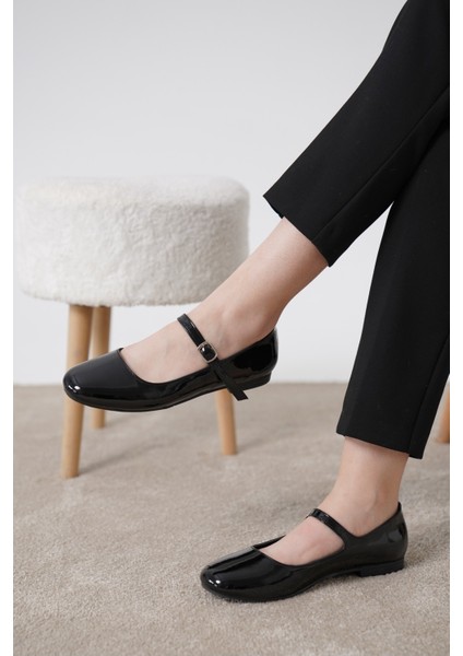 Mary Siyah Tek Bantlı Rugan Babet modelleri